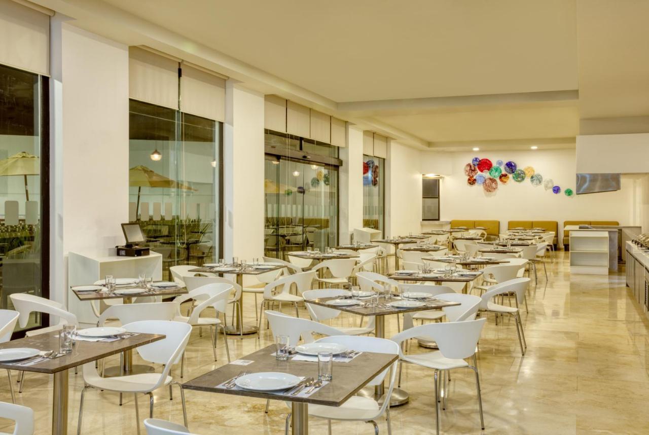 Fiesta Inn Guadalajara Aeropuerto Las Pintas Extérieur photo